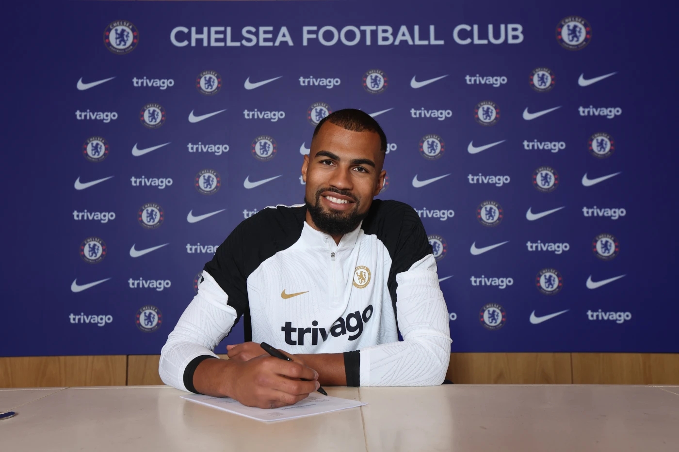 Chelsea executive: Welcome to the Blues. He has improved the strength of the goalkeeper team.