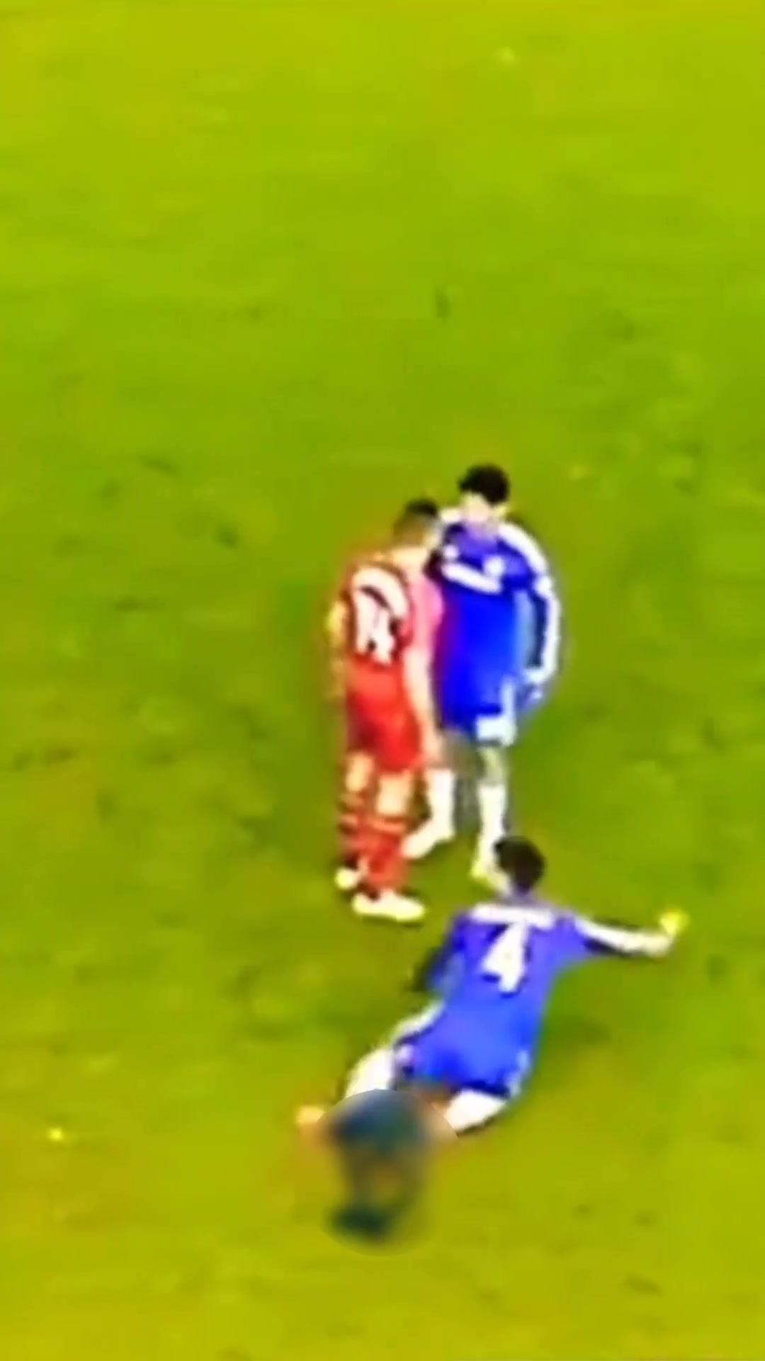 [Classic moment] eyes can kill people! Henderson’s “death stare” forced Diego Costa back